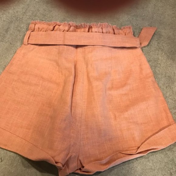 Simone shorts with belt - Picture 2 of 2